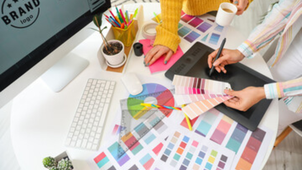 how hard is it to manage a freelance graphic design business